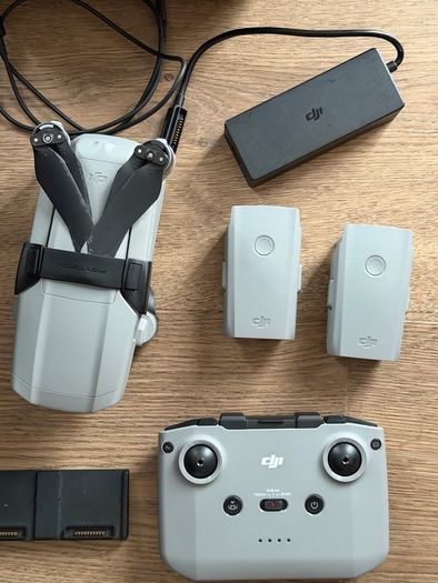DJI mavic air 2 combo
