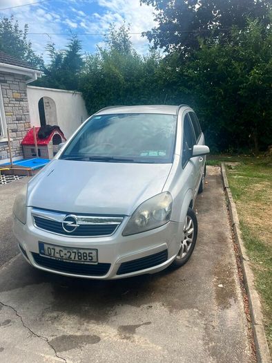 Opel Zafira (7 seater)