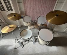 Pearl Forum Drumkit