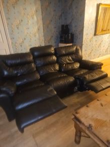 3 seater leather recliner couch.