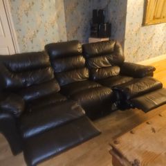 3 seater leather recliner couch.