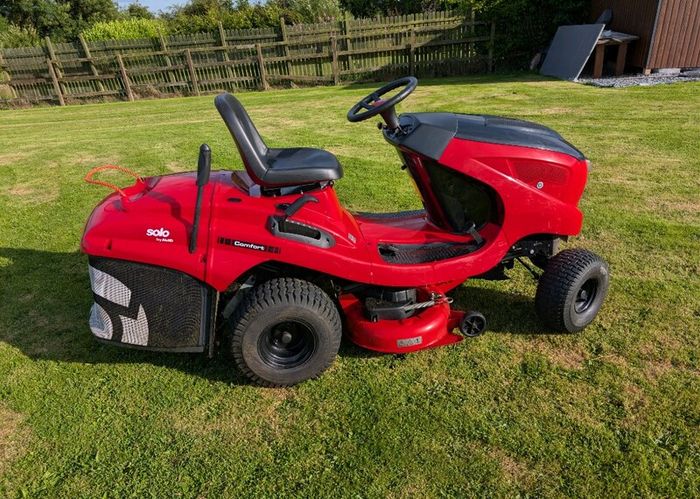 Solo by AL-KO T15-93.7 HD-A Comfort Ride On Mower