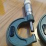 Micrometer set. 0-1" 1-2" mitutoyo . Image 4