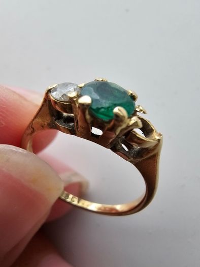 18ct Gold Emerald And Diamond Ring