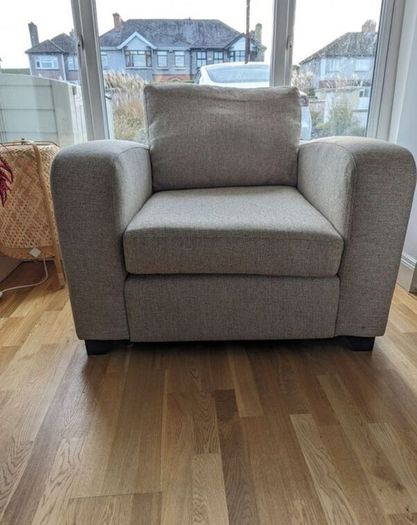 Layla DFS armchair