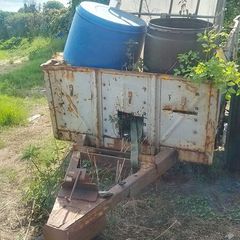 Water tank and trailer
