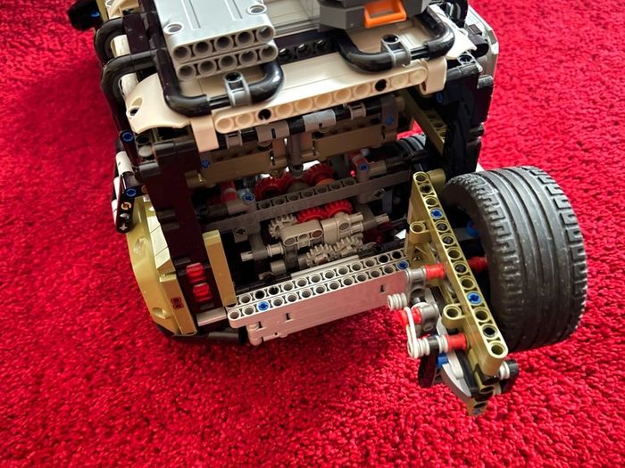 LEGO Technic 42110 Land Rover Defender Set