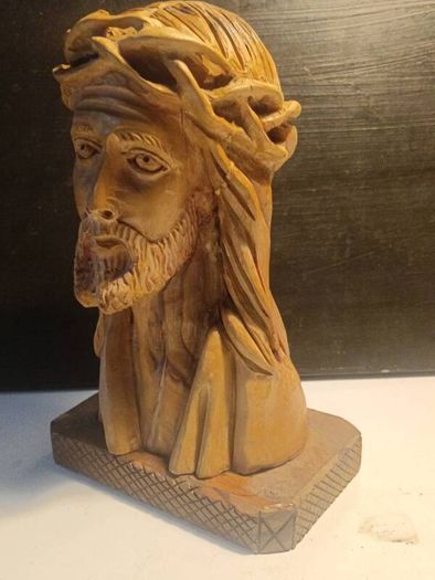 Fabulous Hardwood Carving Of Jesus