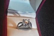 Lovely sterling silver ring with Diamonique CZ