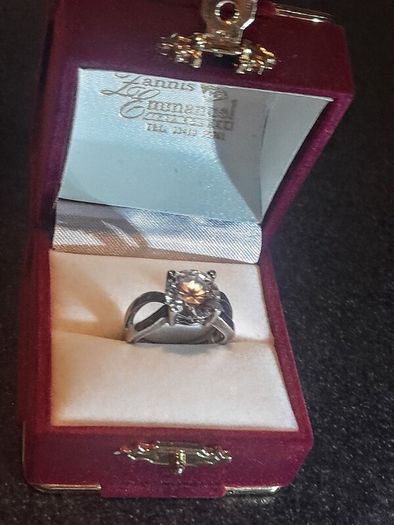 Lovely sterling silver ring with Diamonique CZ