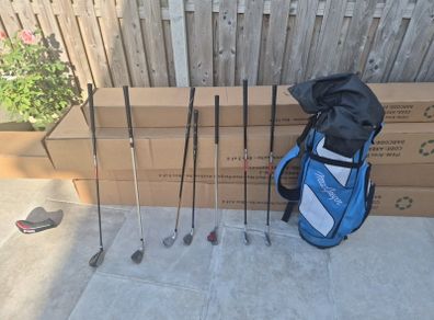 kids golf clubs and bag