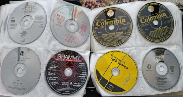160 CD + Case. All CD's in perfect playable condition.