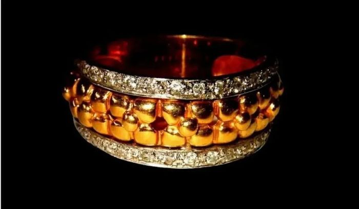 Vintage 18ct Gold/Diamond Unisex Ring