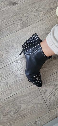 Alexander McQueen Black Studded Wing Ankle Boots Sz 40 (Fit 7UK)  - Rrp 795 (New)