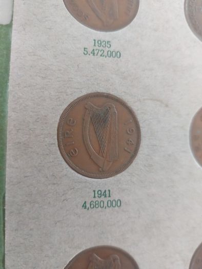 coin folder including full set of pennys including rare 1940
