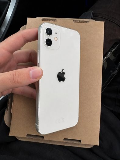 iPhone 12  64GB