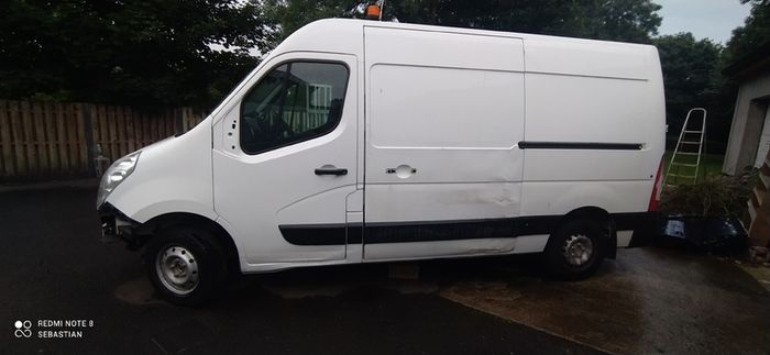 Renault master van for parts.