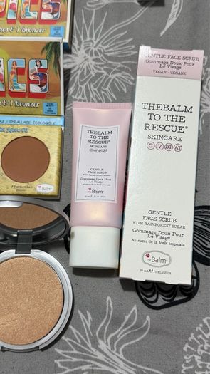 The balm blush palette palette viral highlighters new