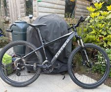 Carrera vengeance mtb style bicycle (S size frame)