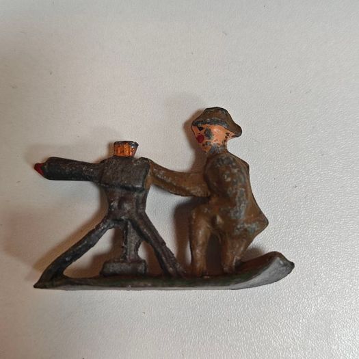 Vintage cast lead or metal toy soldier machine gunner World War 1 maybe Ottoman army 1920s