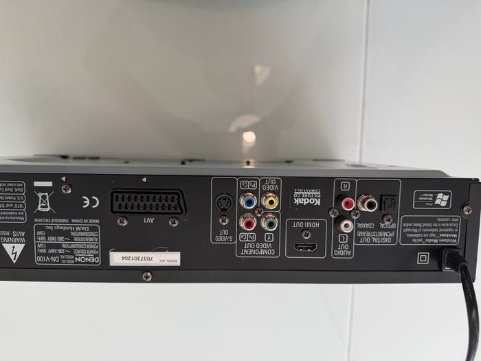 Denon DVD player DN-V100 (professional dvd player)