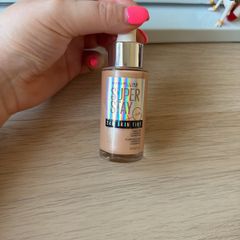 Maybelline Super Stay skin tint