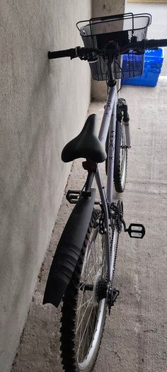 Bike 20" Frame (Apollo) Shimano Gears, mudguards, basket etc