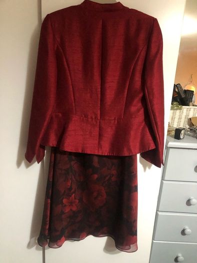 Ladies designer stunning suit size 14 reduced