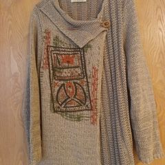 Oonagh   O'Neill  Gaelic  Cardigan.   S. L 14-16.  NEW.