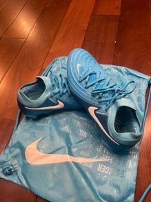 Elite phantom football boots