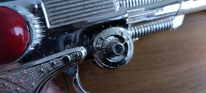 Vintage Space outlaw atomic pistol