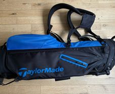 Taylormade carry bag.