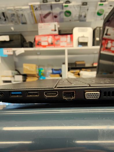 Toshiba Satellite C850D Laptop AMD E1-1200 1.40GHz 8GB RAM 128GB SD Windows 10 Pro HDMI