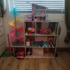 LOL Dollhouse