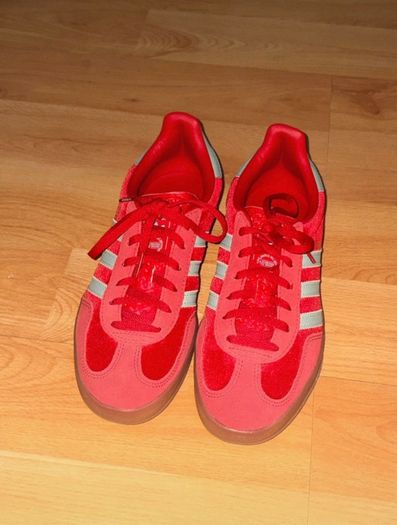 Adidas Gazelles Red & Mint Suede - Size 5.5 - Mint condition