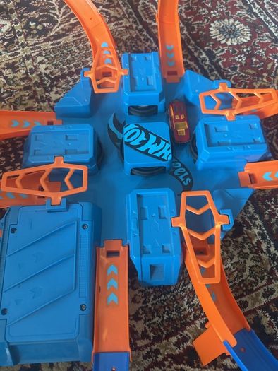 Hot Wheels Action Criss Cross Crash Playset