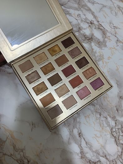 Iconic London eyeshadow palette