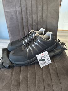New Safety boots size UK 9 43