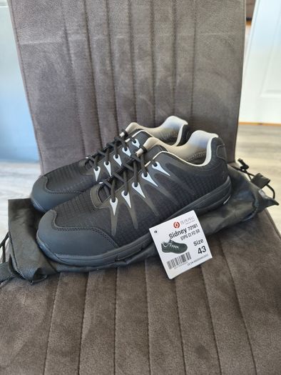 New Safety boots size UK 9 43