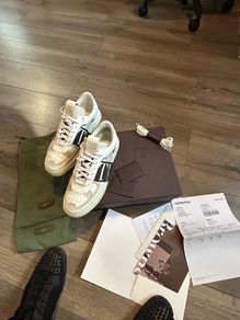 valentino garavani size 42/UK8