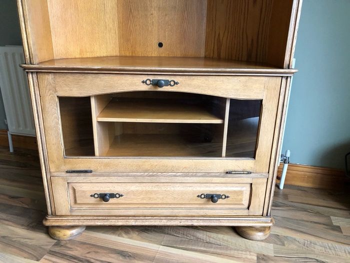 light oak solid tv corner unit ..immaculate