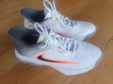 Nike Basketball Shoes - UK 7.5