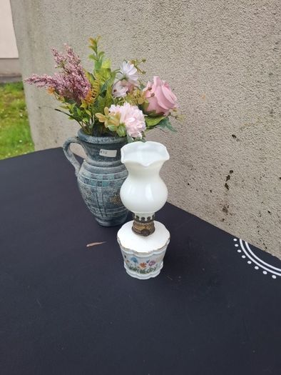 By post only small oil lamp