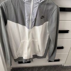 boys nike tracksuit