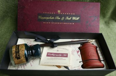Stuart Houghton Calligraphy Set Dip Pen & Ink Set