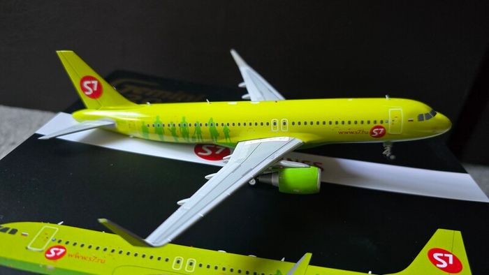 Gemini Jets 1:200 Gemini200 S7 Airlines Airbus A-320