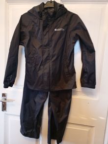 Mountain warehouse wet suit