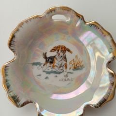 Small porcelain lustre trinket plate depicting Hound with sign Foreign at the back  D 9.5cm