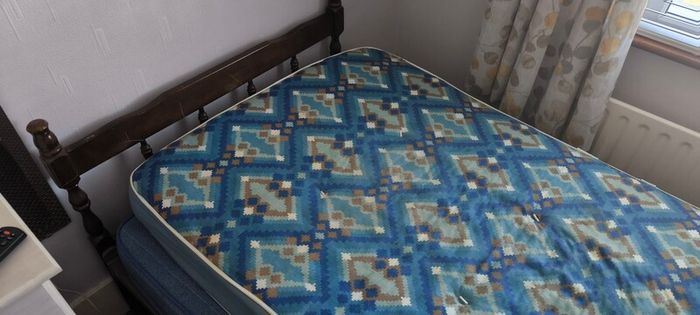 Excellent condition single bed with good mattress