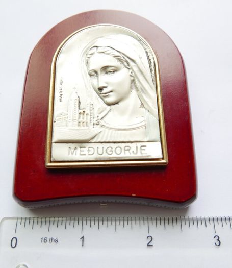 Vintage Sterling Silver stamped  "Ag" (silver) Our Lady Queen of Peace Medugorje Bosnia Mary